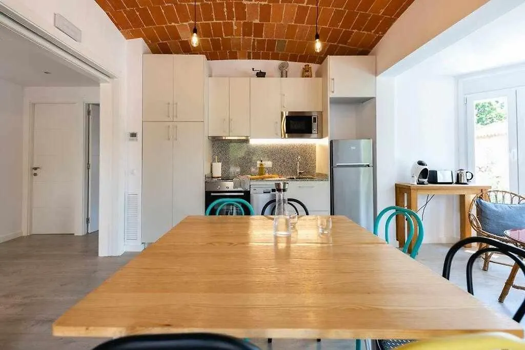 Newly Renovated Room W Pool & Bikeparking Χιρόνα Πανσιόν