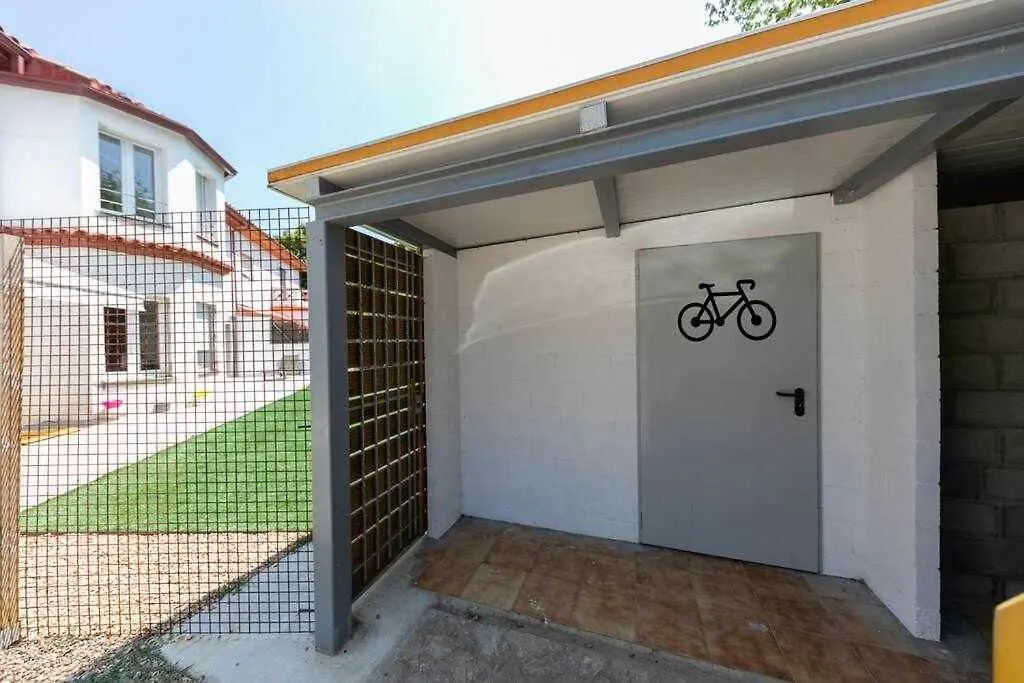 Newly Renovated Room W Pool & Bikeparking Χιρόνα 0*,  Ισπανία