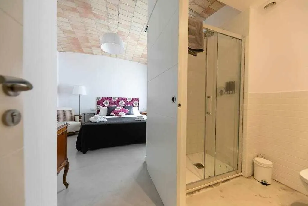 Newly Renovated Room W Pool & Bikeparking Gerona 0*,  Spanien