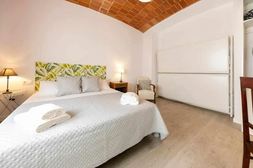 Newly Renovated Room W Pool & Bikeparking Gerona Spanien