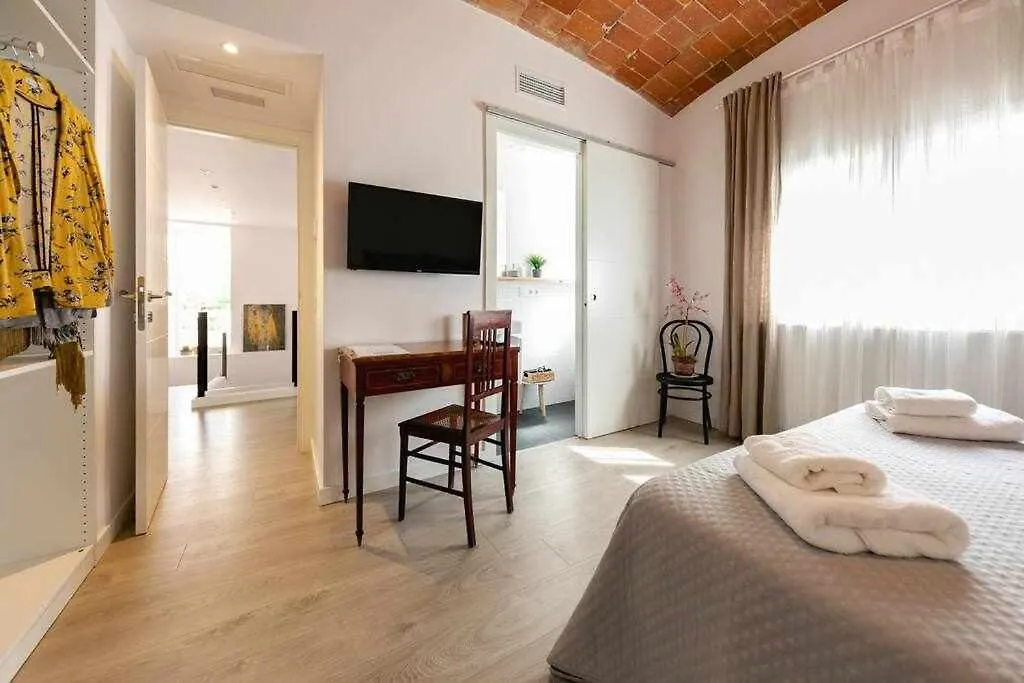 Newly Renovated Room W Pool & Bikeparking Gerona Gasthof